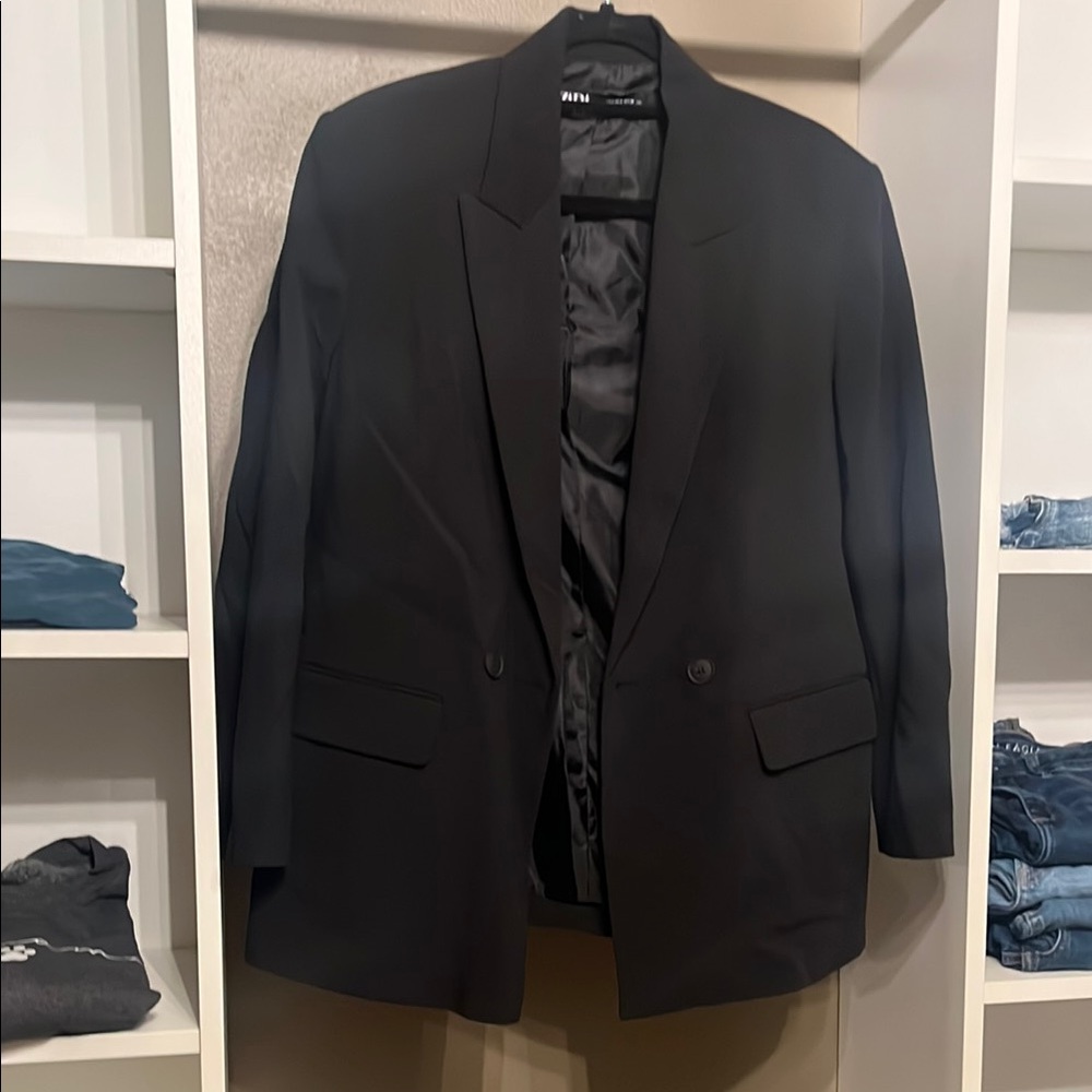 Zara Women’s Oversized Black Blazer